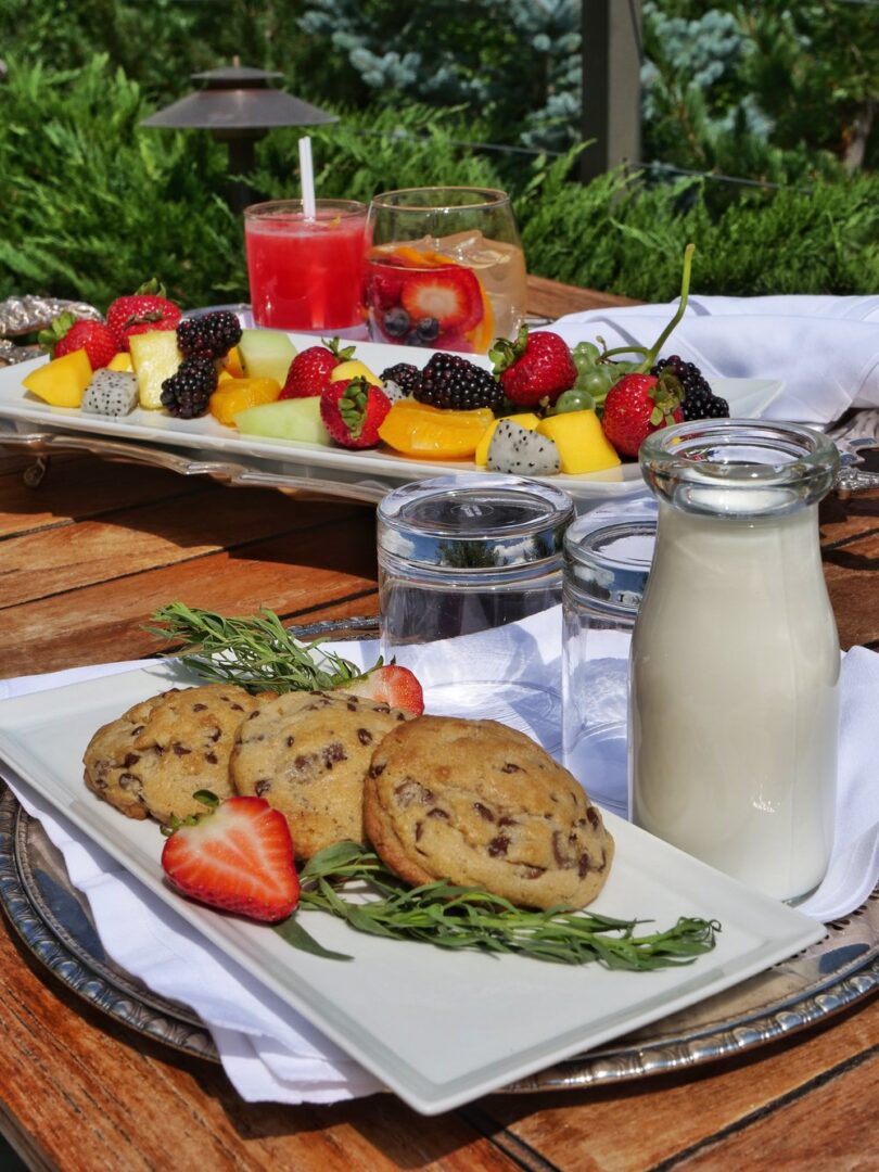 Chocolate chip cookies at lunch