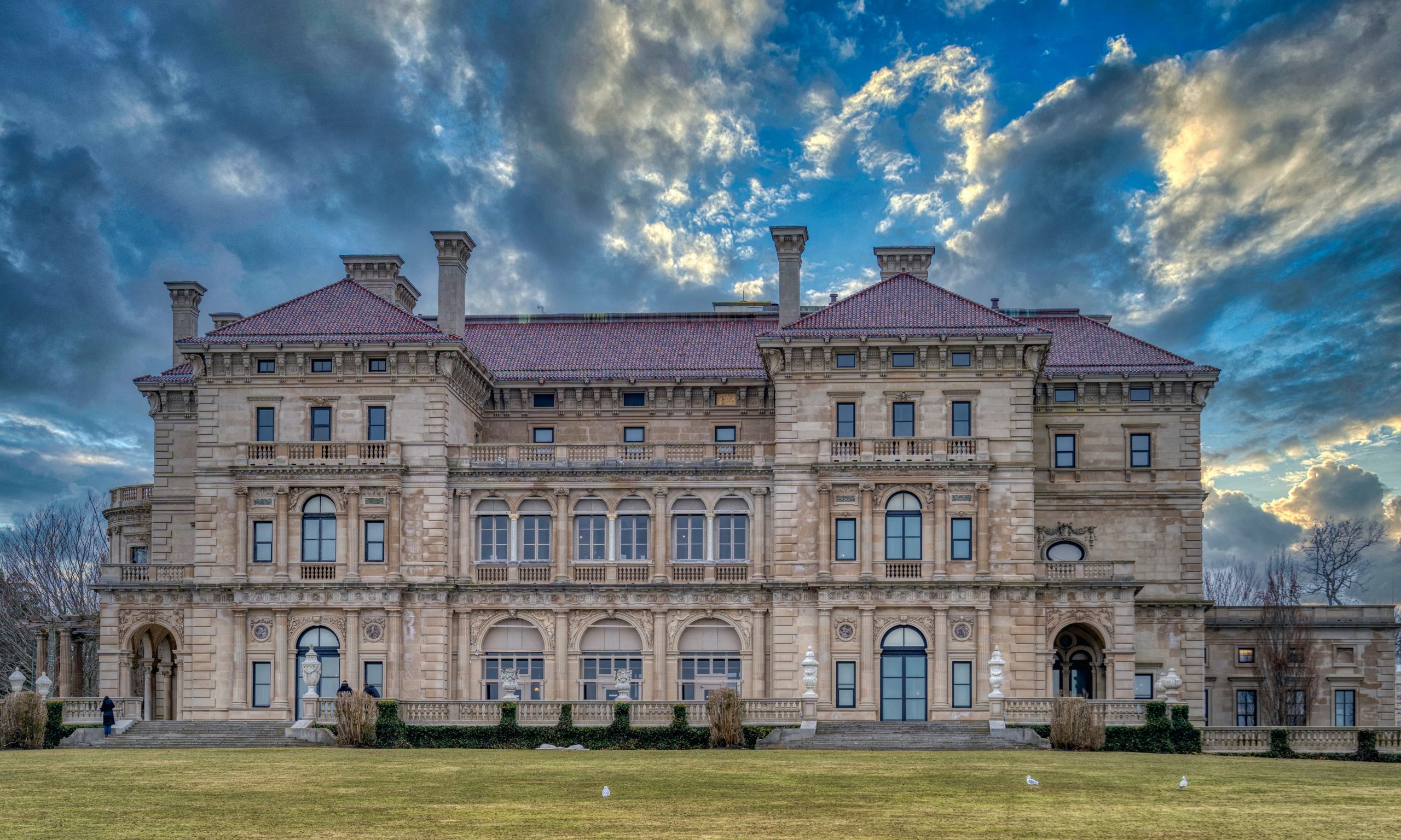 The Breakers. Photo by Michael Denning on Unsplash